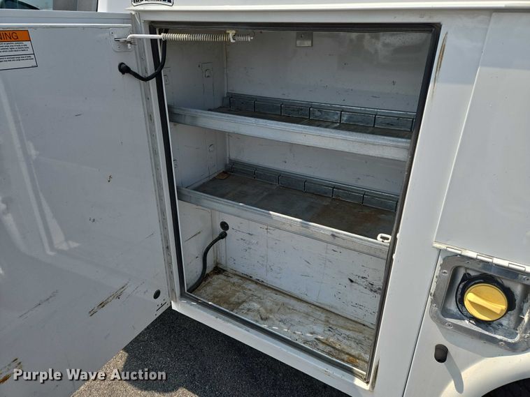 image for item DU6817 2020 Ford F250 Super Duty utility bed pickup truck