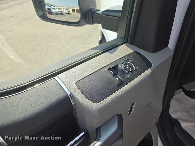 image for item DU6817 2020 Ford F250 Super Duty utility bed pickup truck