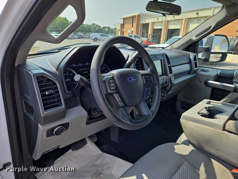 image for item DU6817 2020 Ford F250 Super Duty utility bed pickup truck