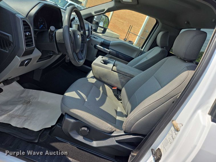 image for item DU6817 2020 Ford F250 Super Duty utility bed pickup truck