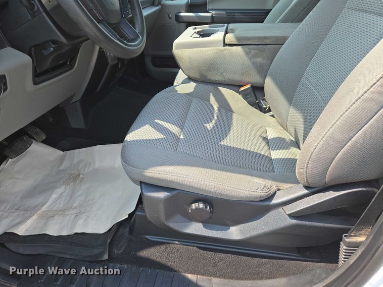 image for item DU6817 2020 Ford F250 Super Duty utility bed pickup truck