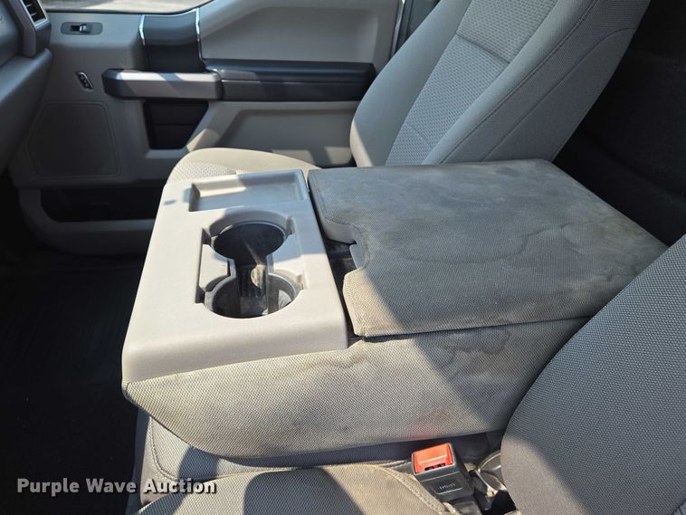 image for item DU6817 2020 Ford F250 Super Duty utility bed pickup truck