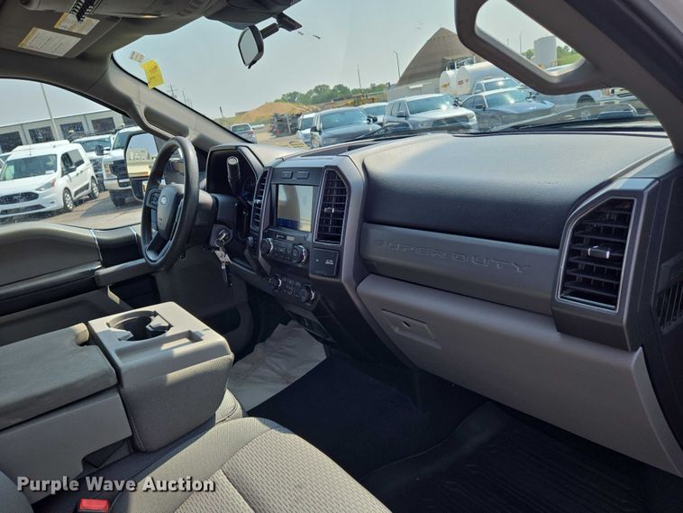 image for item DU6817 2020 Ford F250 Super Duty utility bed pickup truck