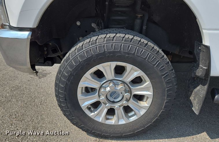 image for item DU6817 2020 Ford F250 Super Duty utility bed pickup truck