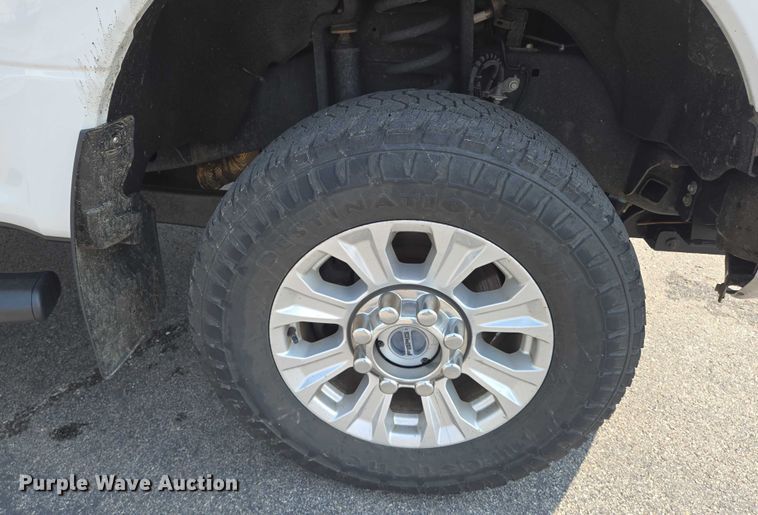 image for item DU6817 2020 Ford F250 Super Duty utility bed pickup truck