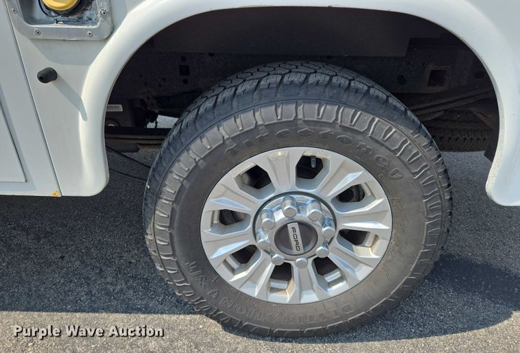 image for item DU6817 2020 Ford F250 Super Duty utility bed pickup truck