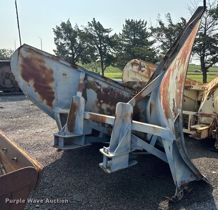 image for item DU6822 Balderson BV11 snow plow