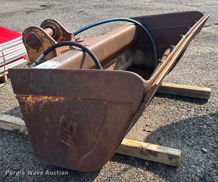 image for item DU6823 Werk-Brau excavator bucket