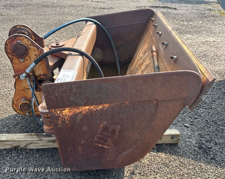 image for item DU6823 Werk-Brau excavator bucket