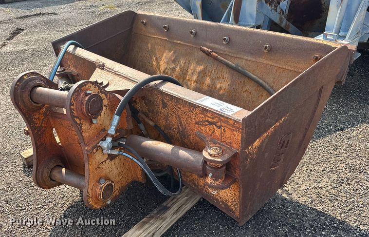 image for item DU6823 Werk-Brau excavator bucket