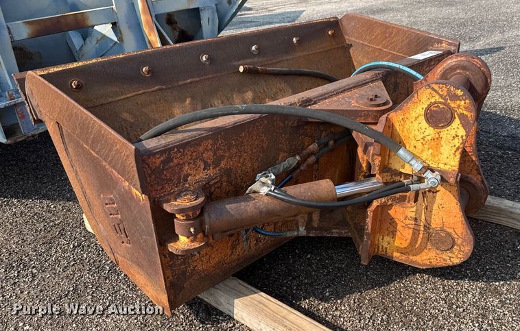image for item DU6823 Werk-Brau excavator bucket