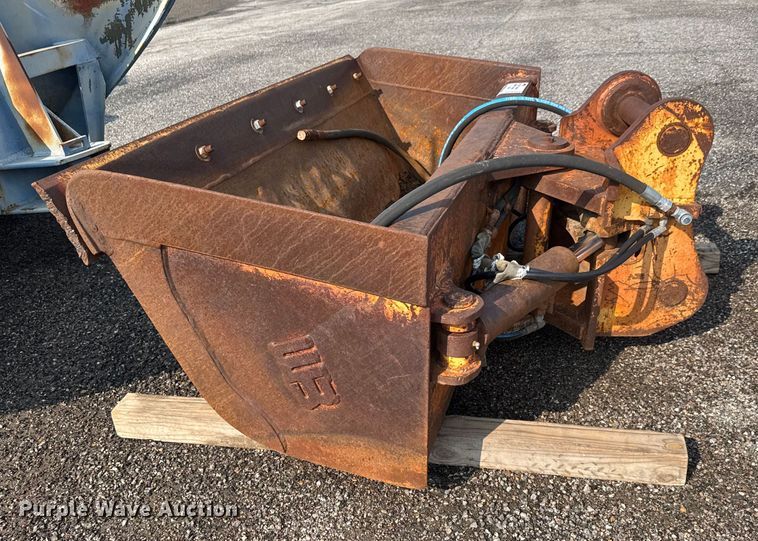 image for item DU6823 Werk-Brau excavator bucket