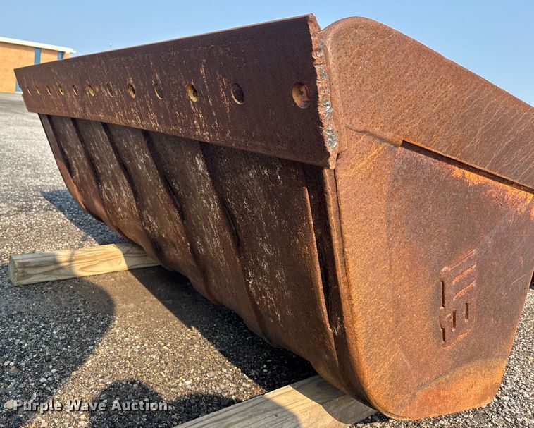 image for item DU6823 Werk-Brau excavator bucket