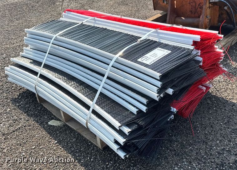 image for item DU6824 Approximately 30 broom bristles