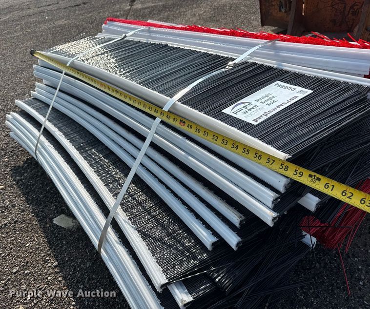 image for item DU6824 Approximately 30 broom bristles