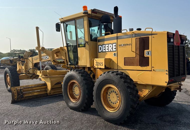 image for item DU6825 2001 John Deere 772CH motor grader