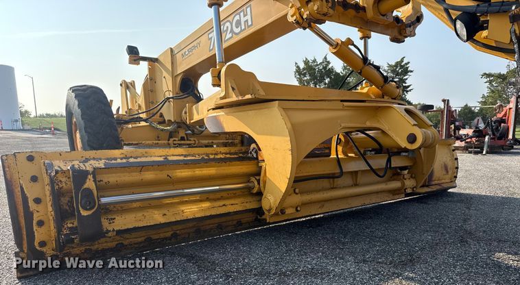 image for item DU6825 2001 John Deere 772CH motor grader