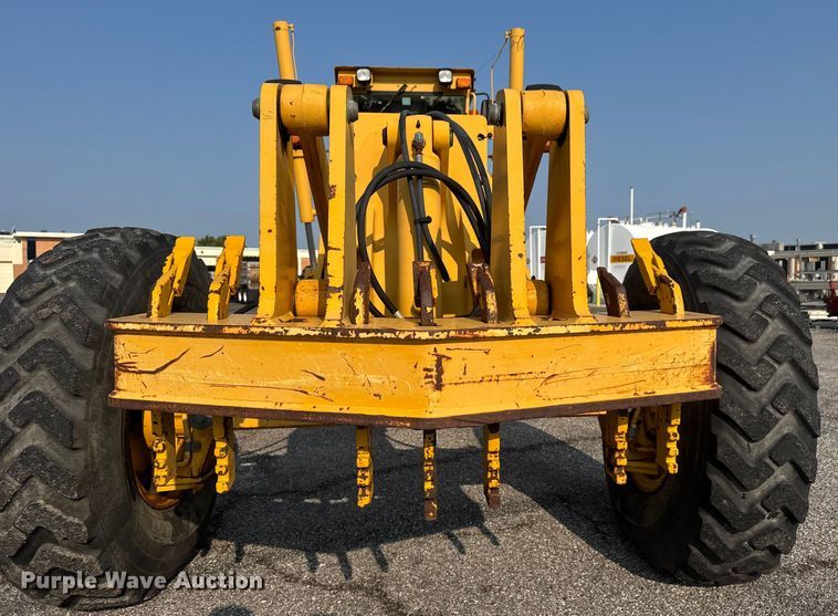 image for item DU6825 2001 John Deere 772CH motor grader