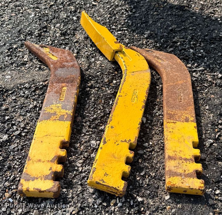 image for item DU6825 2001 John Deere 772CH motor grader