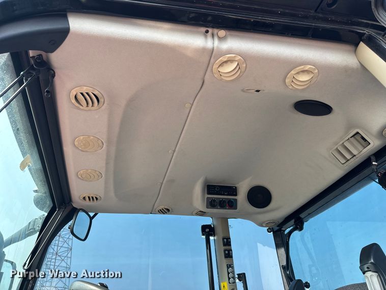 image for item DU6826 2018 Massey Ferguson 5710 MFWD tractor