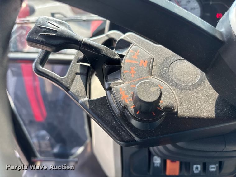 image for item DU6826 2018 Massey Ferguson 5710 MFWD tractor