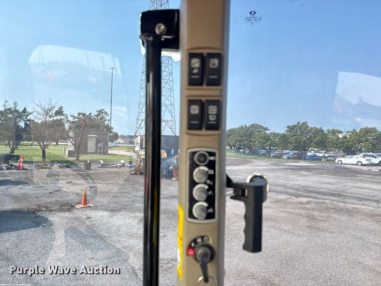 image for item DU6826 2018 Massey Ferguson 5710 MFWD tractor