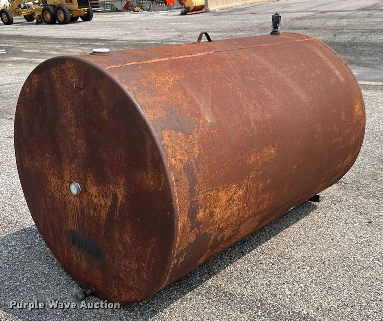 image for item DU6832 Waste oil tank