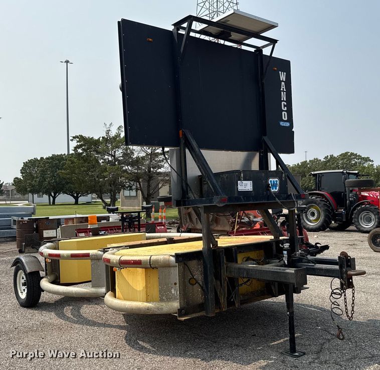 image for item DU6835 Traffix Devices crash attenuator trailer