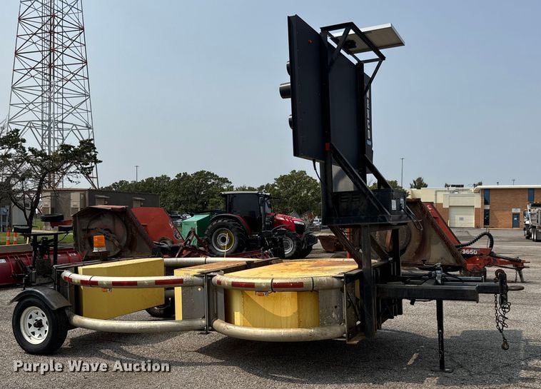 image for item DU6835 Traffix Devices crash attenuator trailer