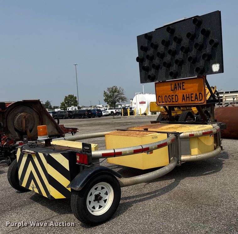image for item DU6835 Traffix Devices crash attenuator trailer