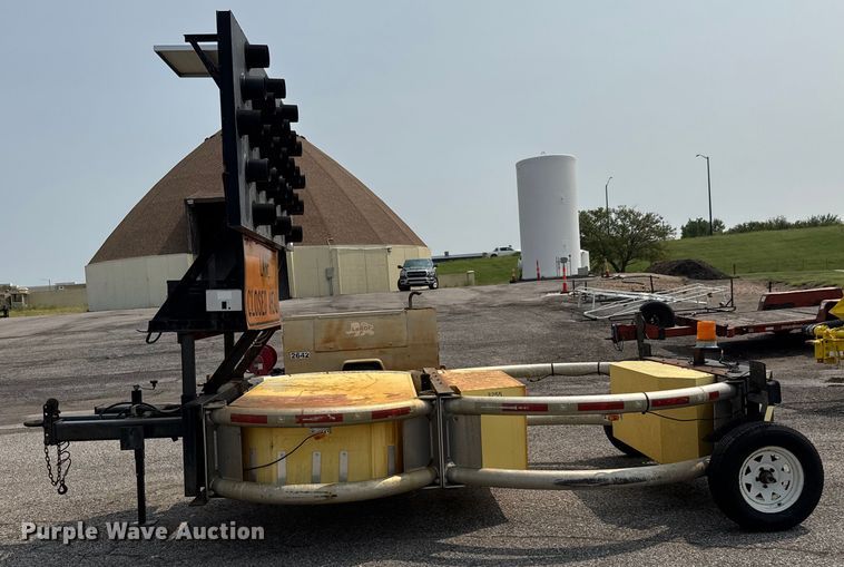 image for item DU6835 Traffix Devices crash attenuator trailer