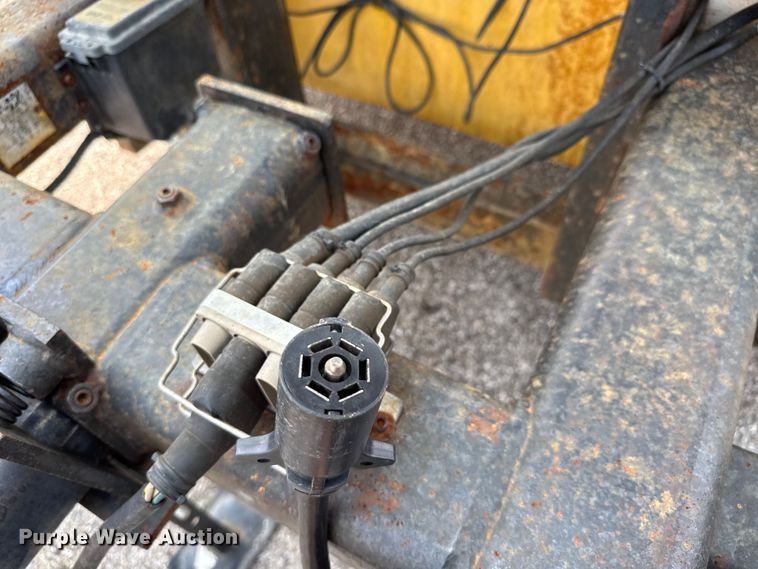 image for item DU6835 Traffix Devices crash attenuator trailer