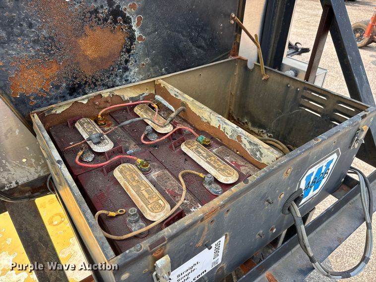 image for item DU6835 Traffix Devices crash attenuator trailer