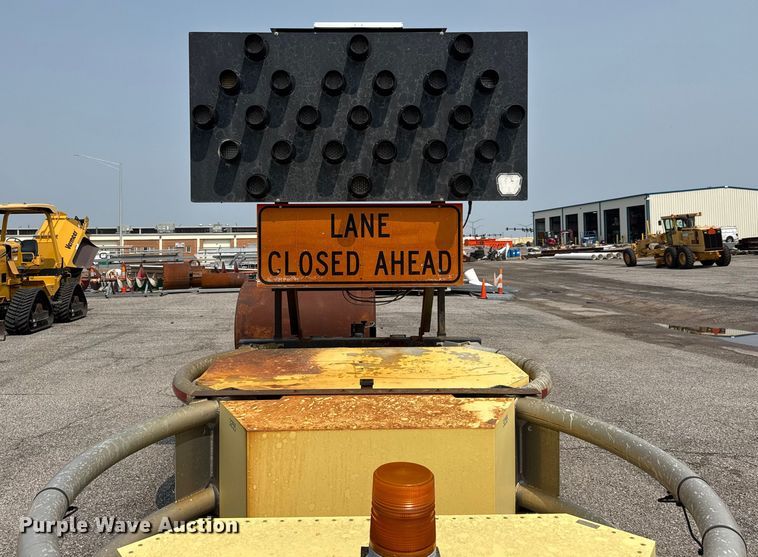 image for item DU6835 Traffix Devices crash attenuator trailer