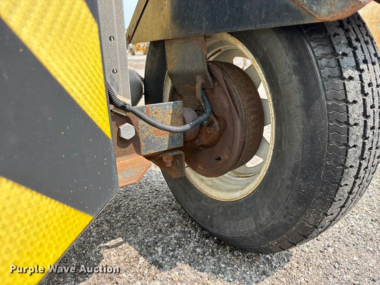 image for item DU6835 Traffix Devices crash attenuator trailer