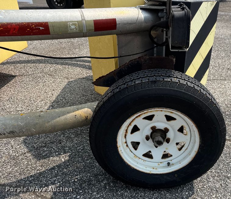 image for item DU6835 Traffix Devices crash attenuator trailer