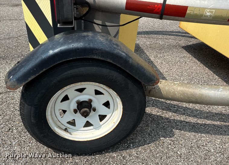 image for item DU6835 Traffix Devices crash attenuator trailer