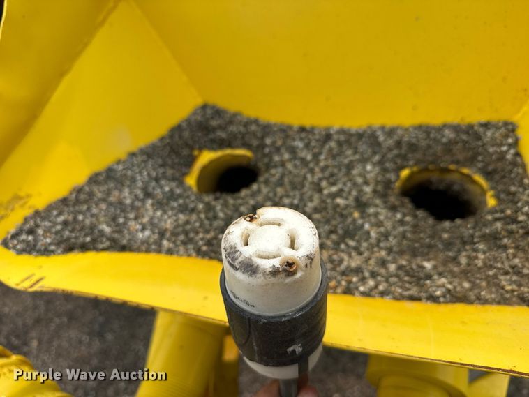 image for item DU6836 1992 JFW Sand blasting trailer