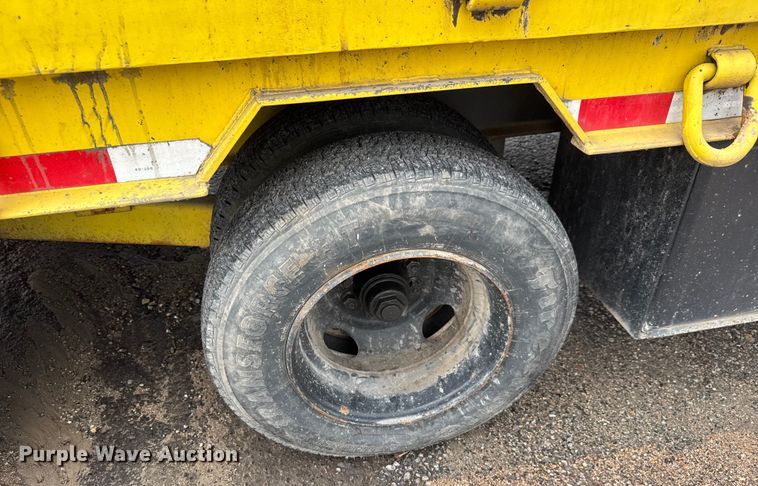 image for item DU6836 1992 JFW Sand blasting trailer