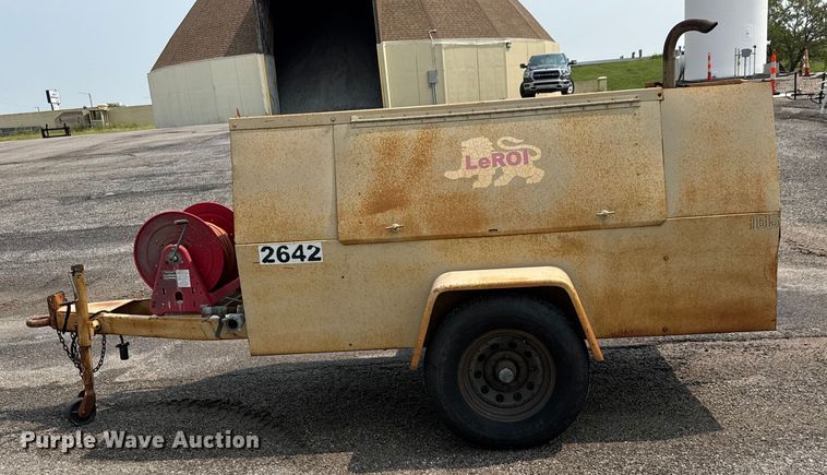 image for item DU6837 LeRoi 185 air compressor