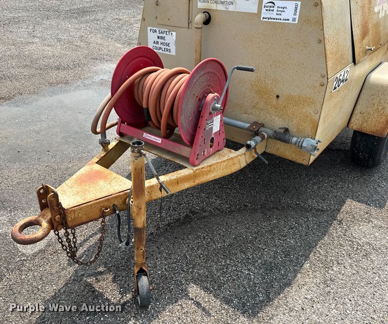 image for item DU6837 LeRoi 185 air compressor