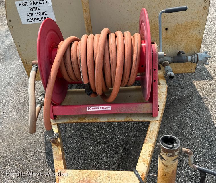 image for item DU6837 LeRoi 185 air compressor