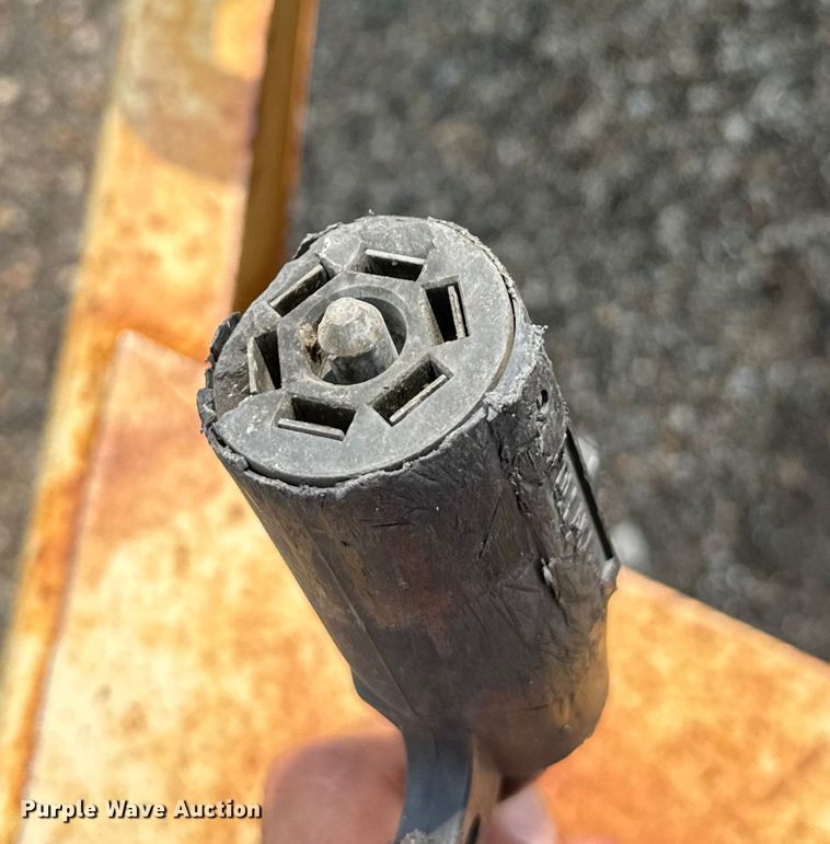 image for item DU6837 LeRoi 185 air compressor