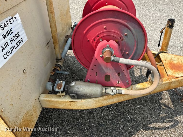 image for item DU6837 LeRoi 185 air compressor