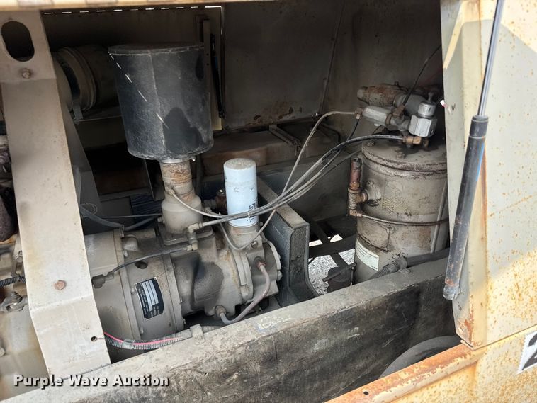 image for item DU6837 LeRoi 185 air compressor