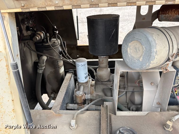 image for item DU6837 LeRoi 185 air compressor