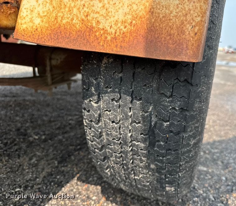 image for item DU6837 LeRoi 185 air compressor