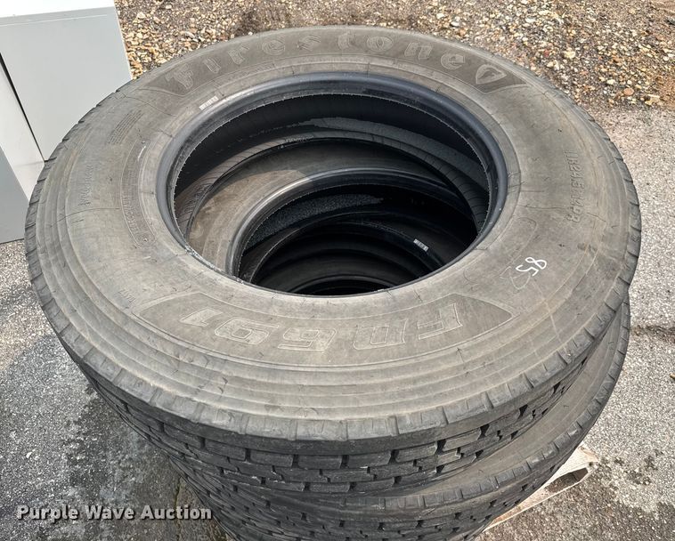 image for item DU6840 (7) Firestone FD691 11R24.5 tires
