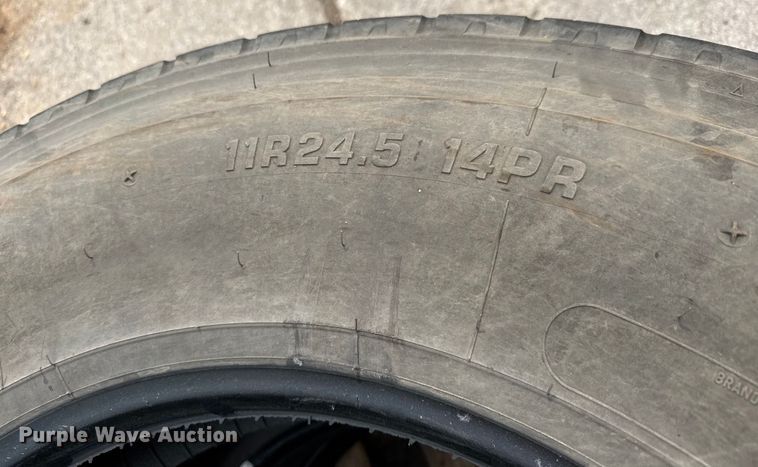 image for item DU6840 (7) Firestone FD691 11R24.5 tires