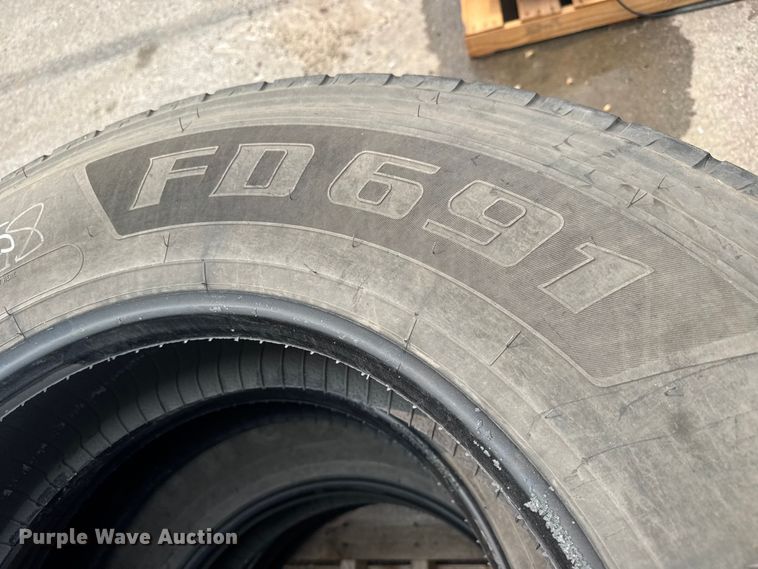 image for item DU6840 (7) Firestone FD691 11R24.5 tires